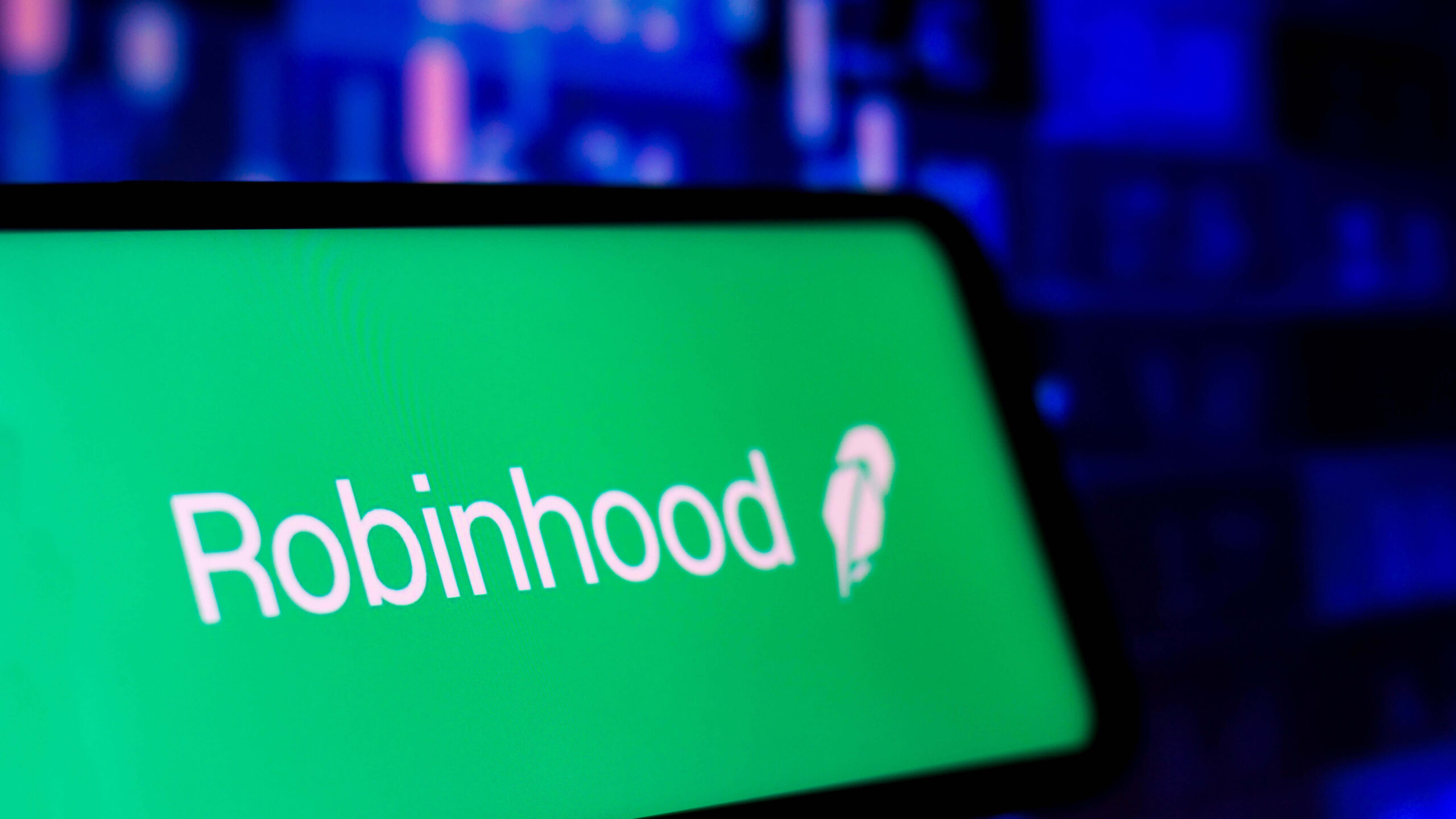Alphabet slashes stake in trading app Robinhood