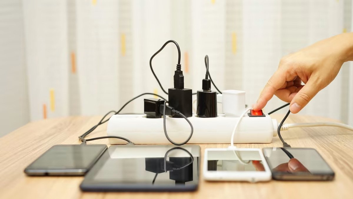 4 myths of charging devices overnight